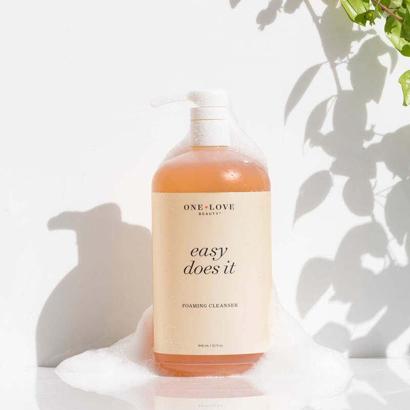 Gentle and Refreshing Foaming Cleanser with Non-Drying Formula Suitable for All Skin Types