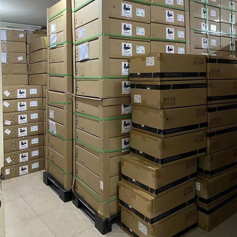 CE6850U-24S2Q-HI 24-Port 10GE SFP+ and 2-Port 40GE QSFP+ Ethernet Switch with 480 Mpps Forwarding Performance