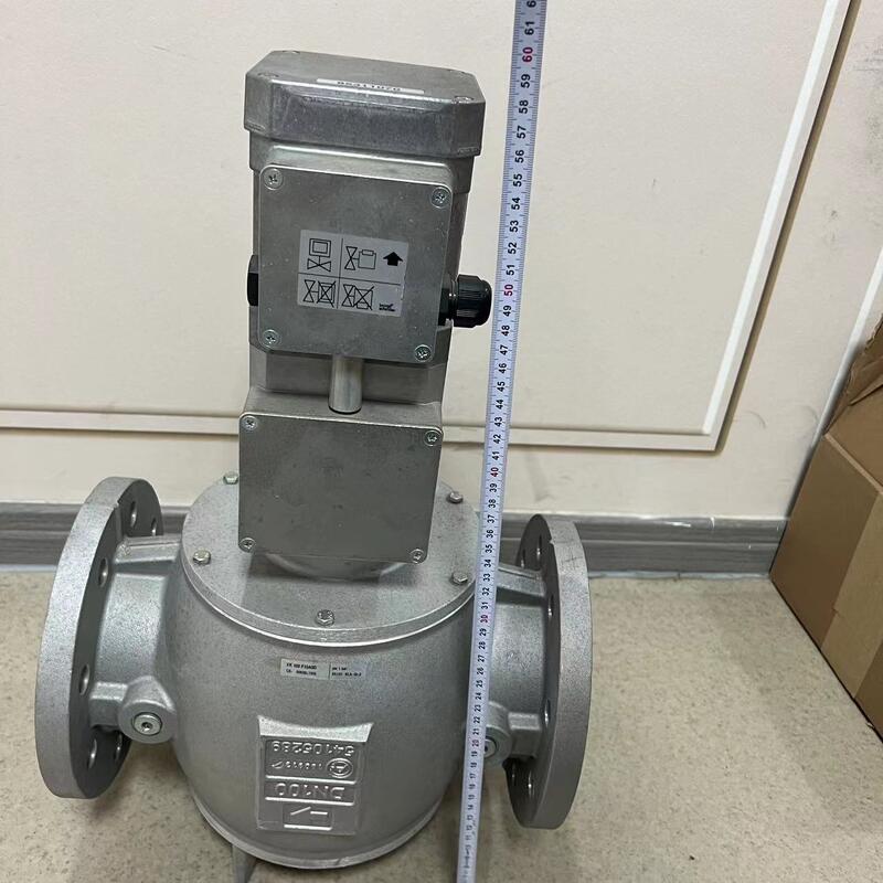 VK100F10T5A93D the Order No. 85311070 Gas-electric Valve for KromSchroder Boiler Gas Solenoid Valve Stock