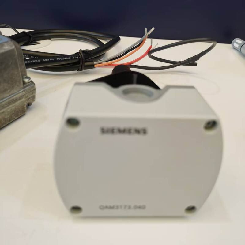 Siemens QFM3173D Air Duct Temperature and Humidity Sensor in Stock for Moisture Meters