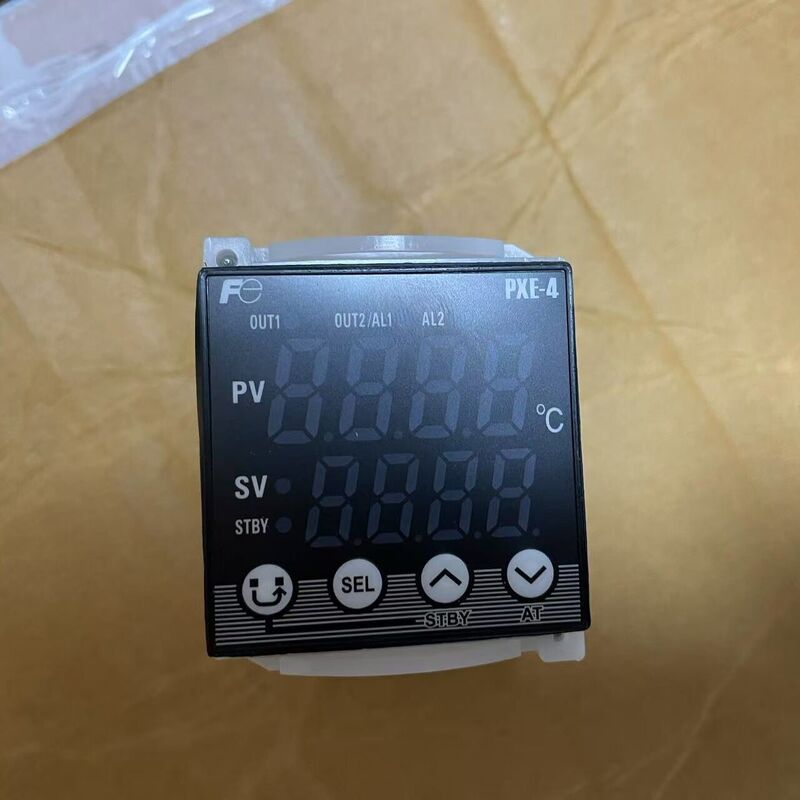 Original Fuji PXE4TCY2-2Y000-C Temperature Control Meter Controller Japan Brand New for Industrial Control STOCK 200