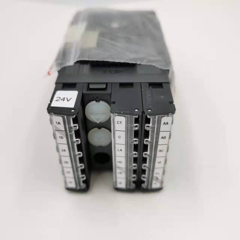 Eurotherm British Continental ABS Temperature Control Meter with ODM Customization P116CC-VL-LRX-R-XXX in Stock