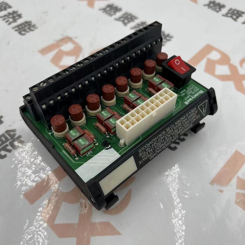 900RTA-L001 51452607-001 8C κάρτα για Honeywell CC PLC PKS 8C DCS SIS HC900 Αναλογική μονάδα εισόδου σημείο 20