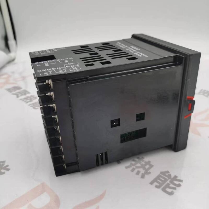 U.S. Honeywell Temperature Controller DC2800-CB-0S0-210-000-00-0  Spot 20 Original