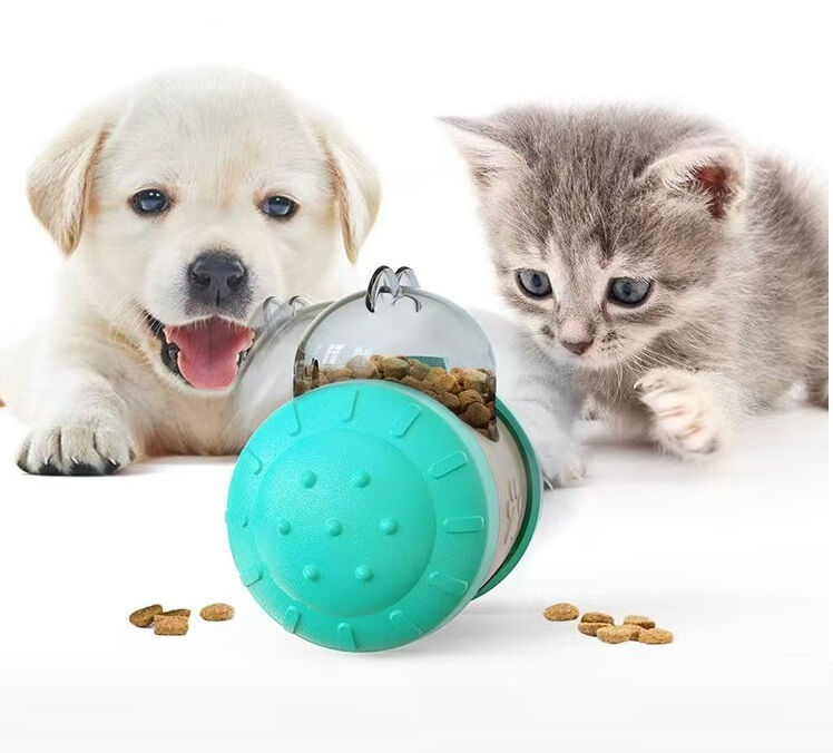 Swing Bear Food Dispensing Toy Dog Treat Dispenser with Slow Feeder Function Made of Durable PP+ABS Material in Two Colors