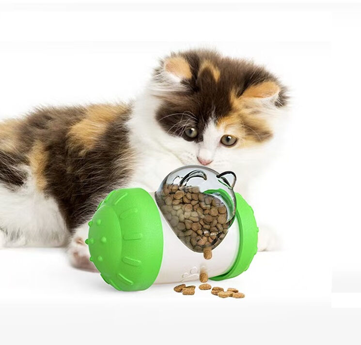 Swing Bear Food Dispensing Toy Dog Treat Dispenser with Slow Feeder Function Made of Durable PP+ABS Material in Two Colors