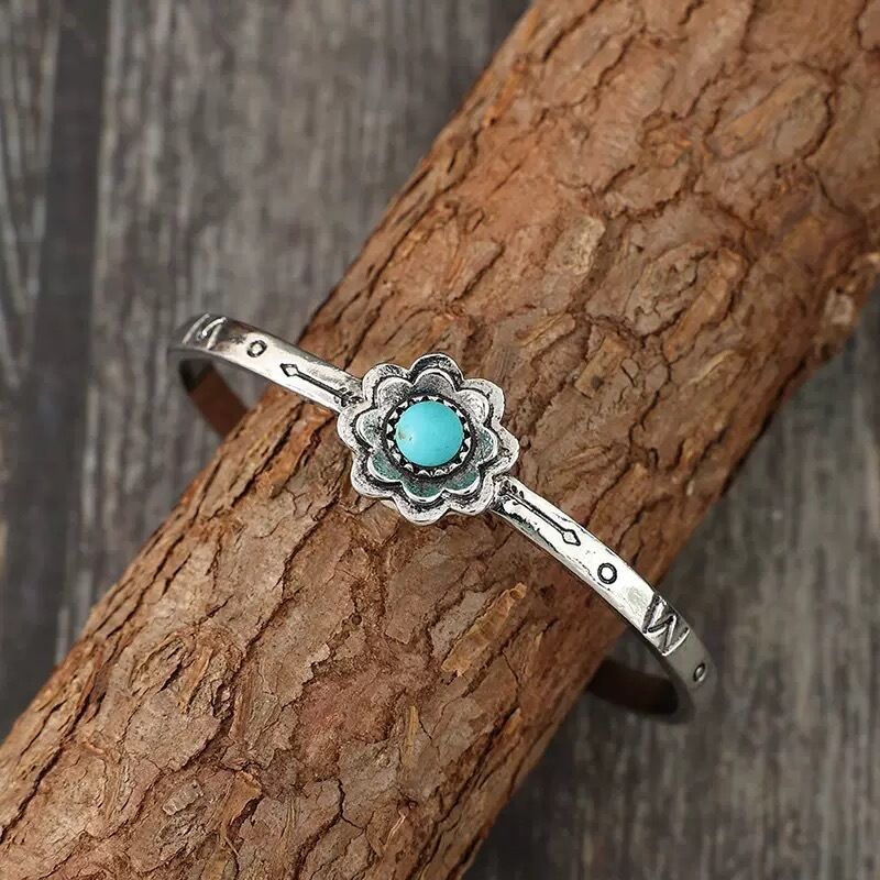 Vintage Western Bohemia Style Turquoise Flower Charm Round Elastic Bracelet Antique Silver Plated Alloy for Women Party Gift