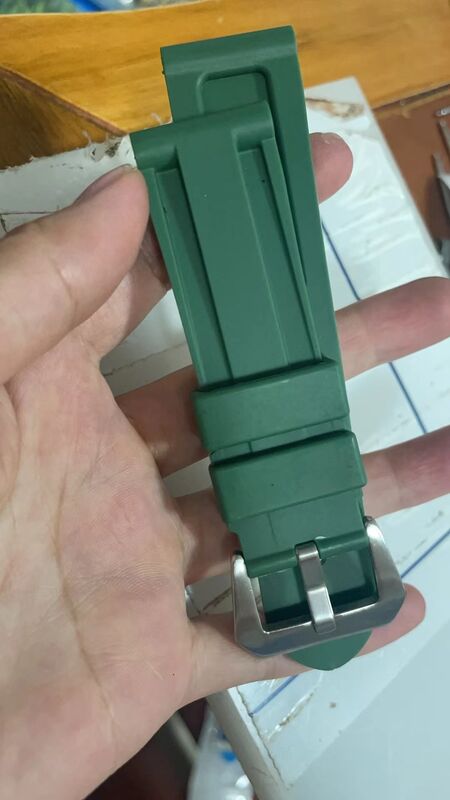 Free Sample 22mm 24mm Luxury Soft Rubber Silicone Watch Bands for Panerai Sports Band Replacement Wristband Strap Bands