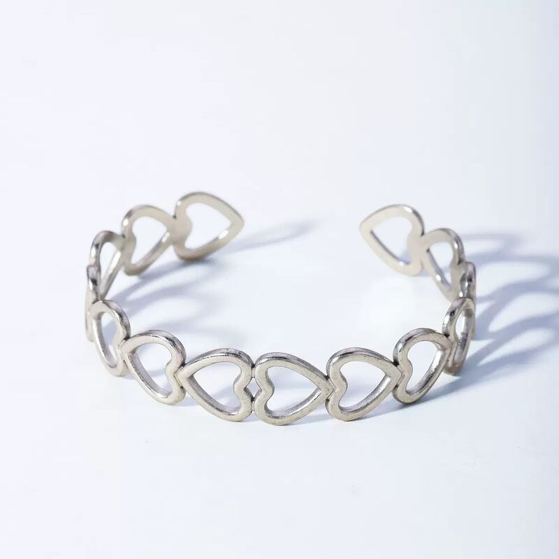 HOVANCI Hollow Cuff Bangles Heart Jewelry 18k Gold Plated Bangles Jewelry Women Joyeria De Acero Inoxidable