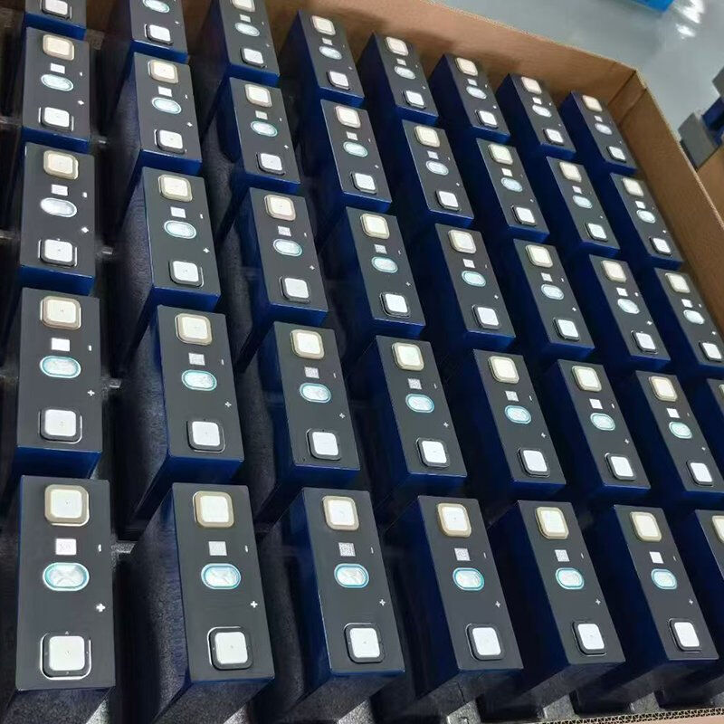 Smart Grid-Tied LiFePO4 Battery Energy Storage System with 38.4kw Nominal Capacity, 4000 Cycles Life, and IP54 Protection Grade
